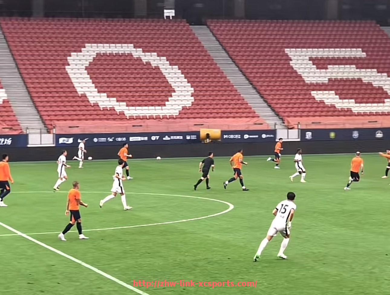 杏彩体育-英超球队球迷数最多的俱乐部排名